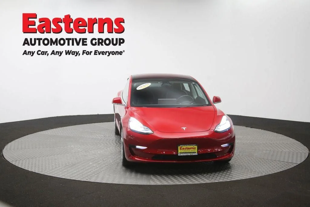 Used 2018 Red Tesla Long Range image 48