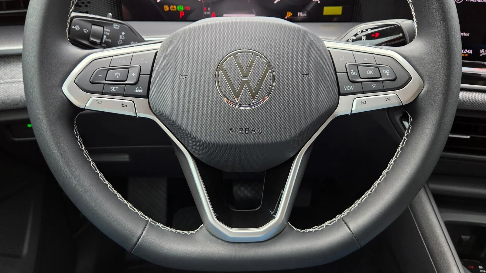 New 2026 pure white Volkswagen S image 23