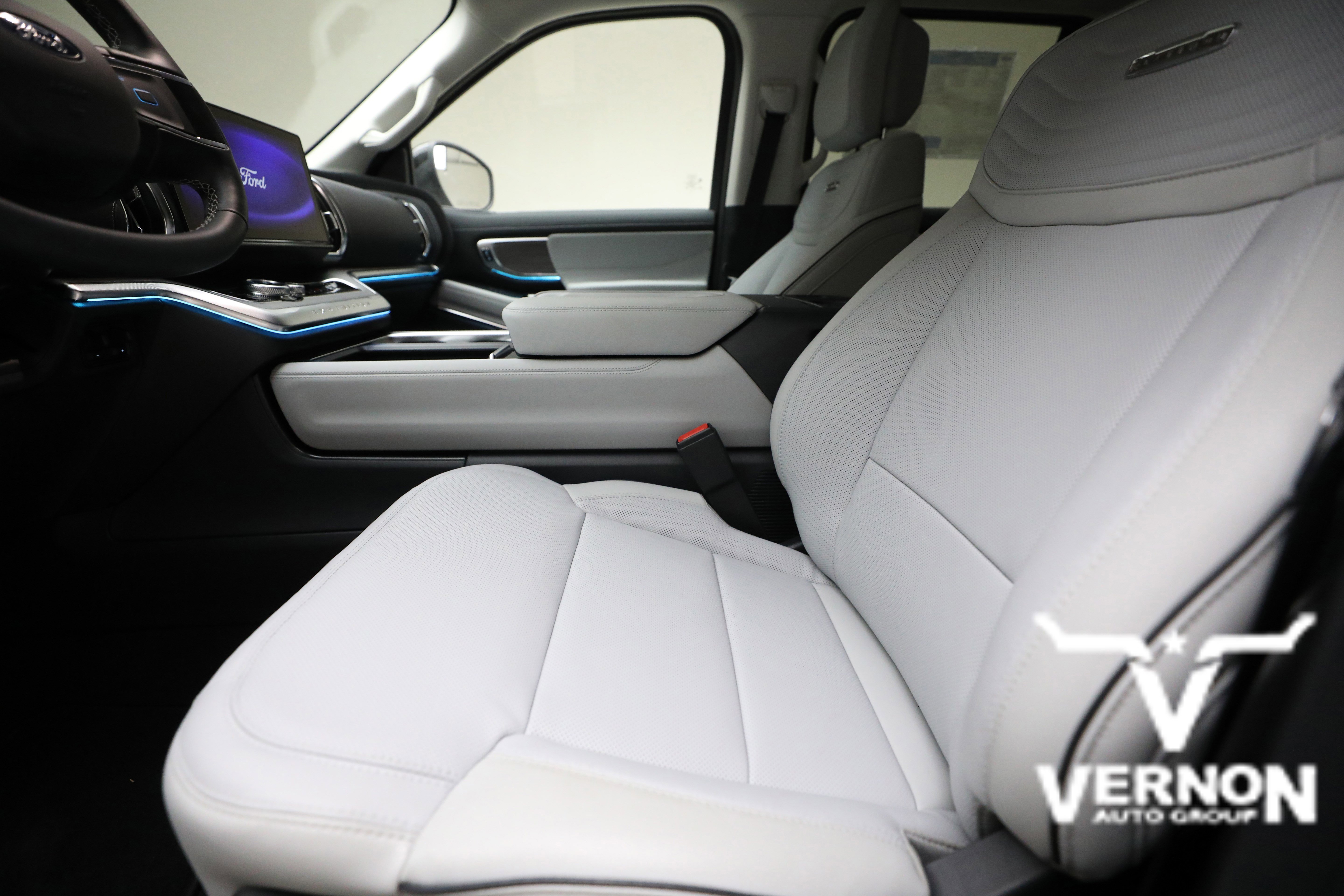 New 2026 Star White Metallic Tri-Coat Ford  image 10
