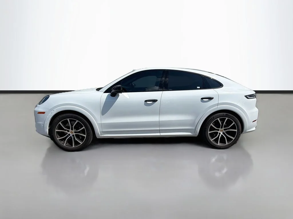 Used 2024  Porsche Base image 7