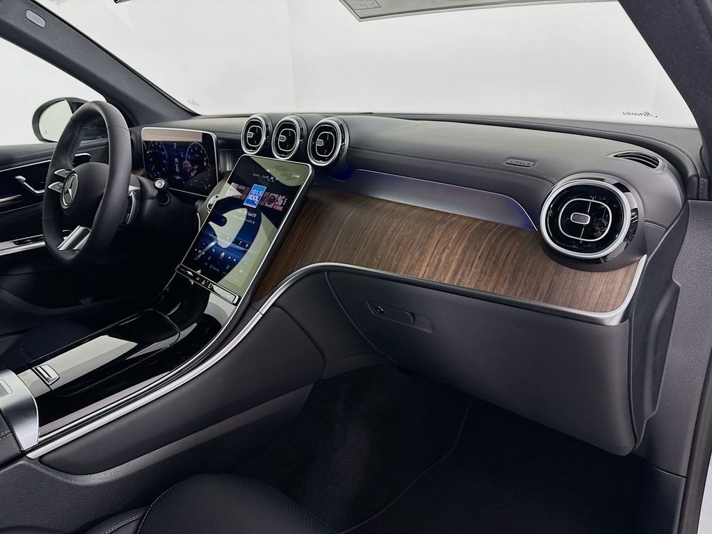 Used 2026 Silver Mercedes-Benz GLC 300 image 25