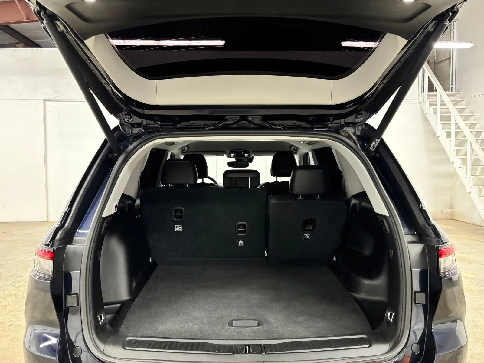 Used 2023 Black Jeep Limited image 24