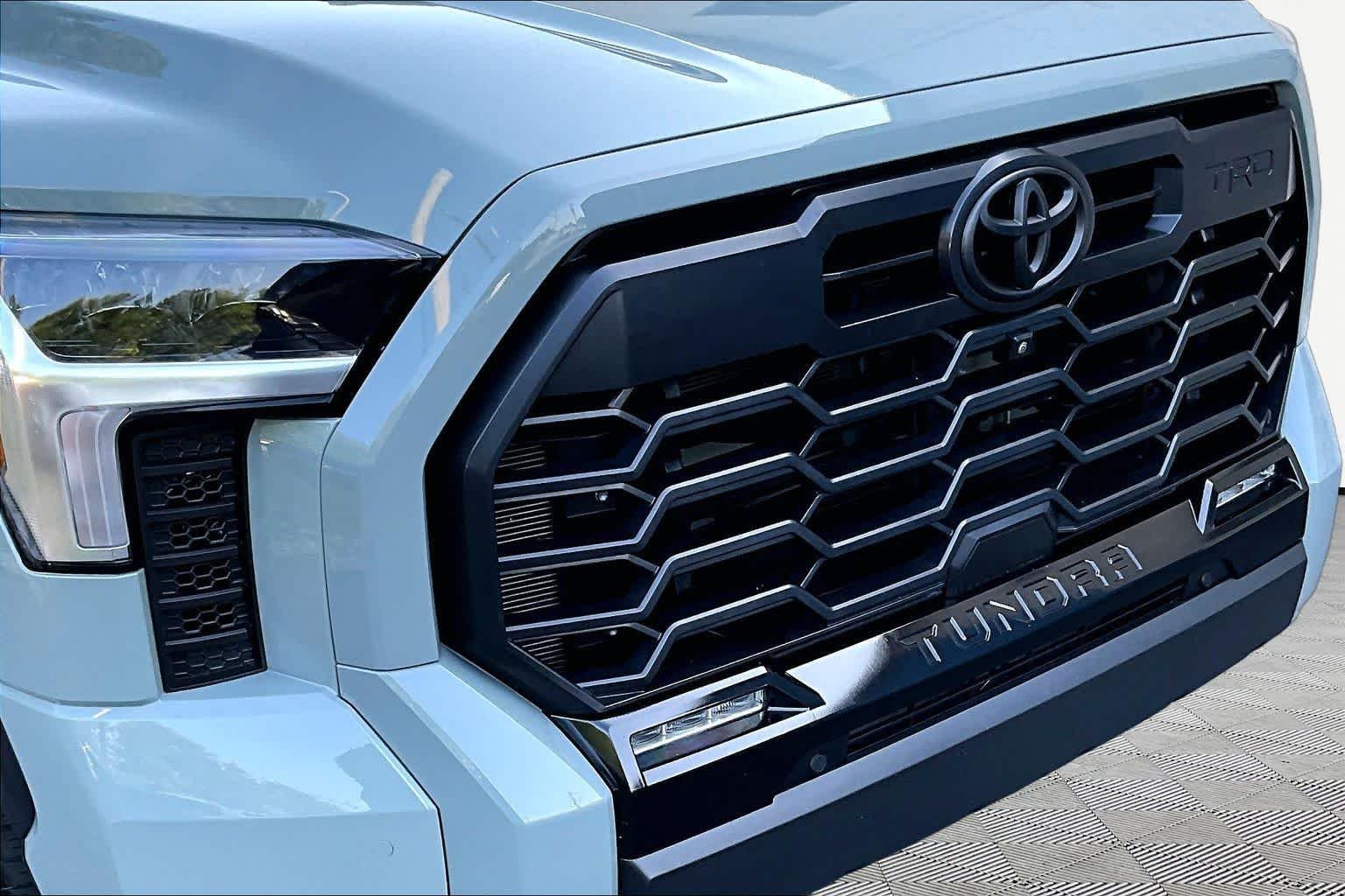 Used 2025 Lunar Rock Toyota Limited image 30