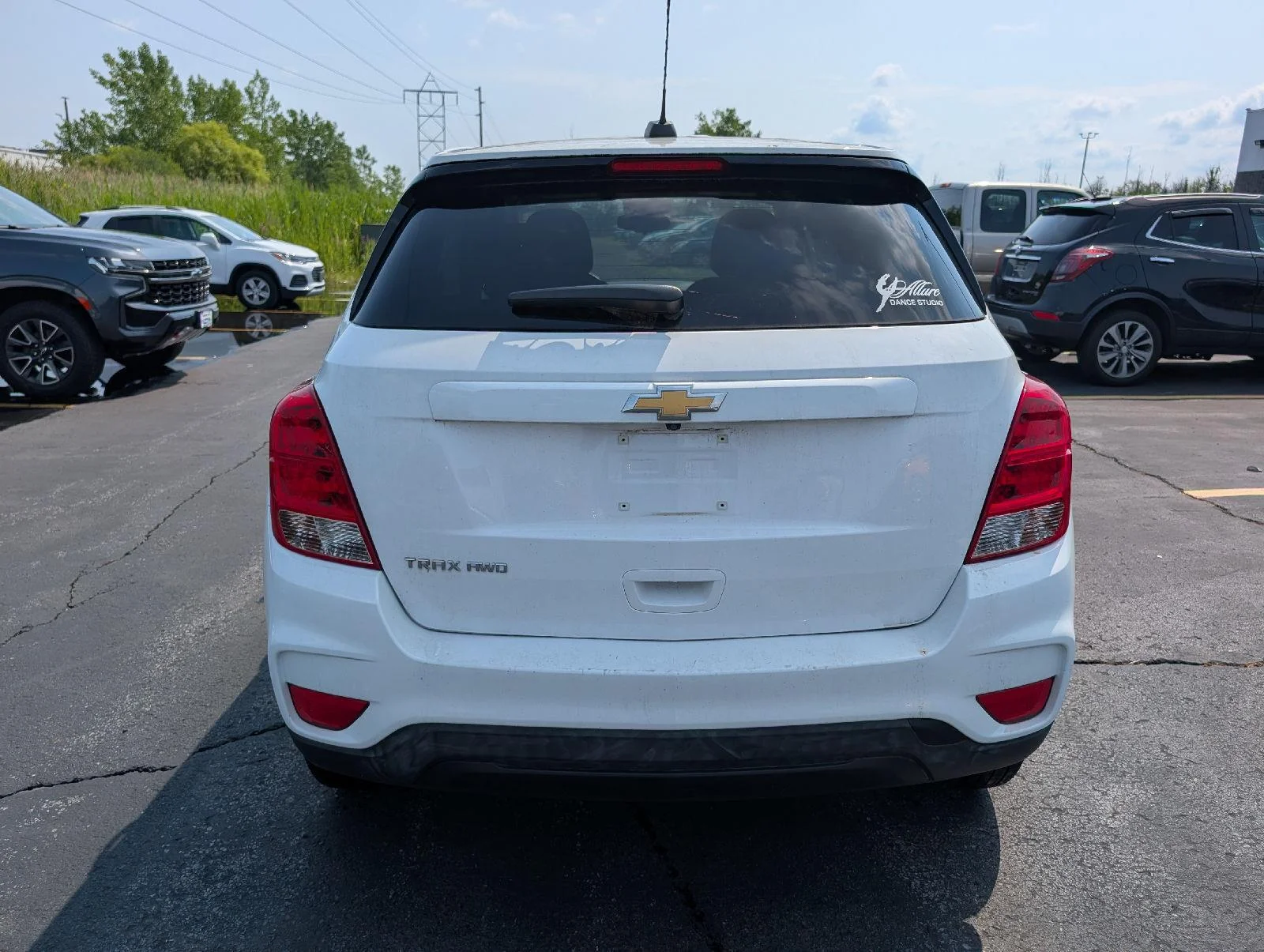 Used 2020 Summit White Chevrolet LS image 7