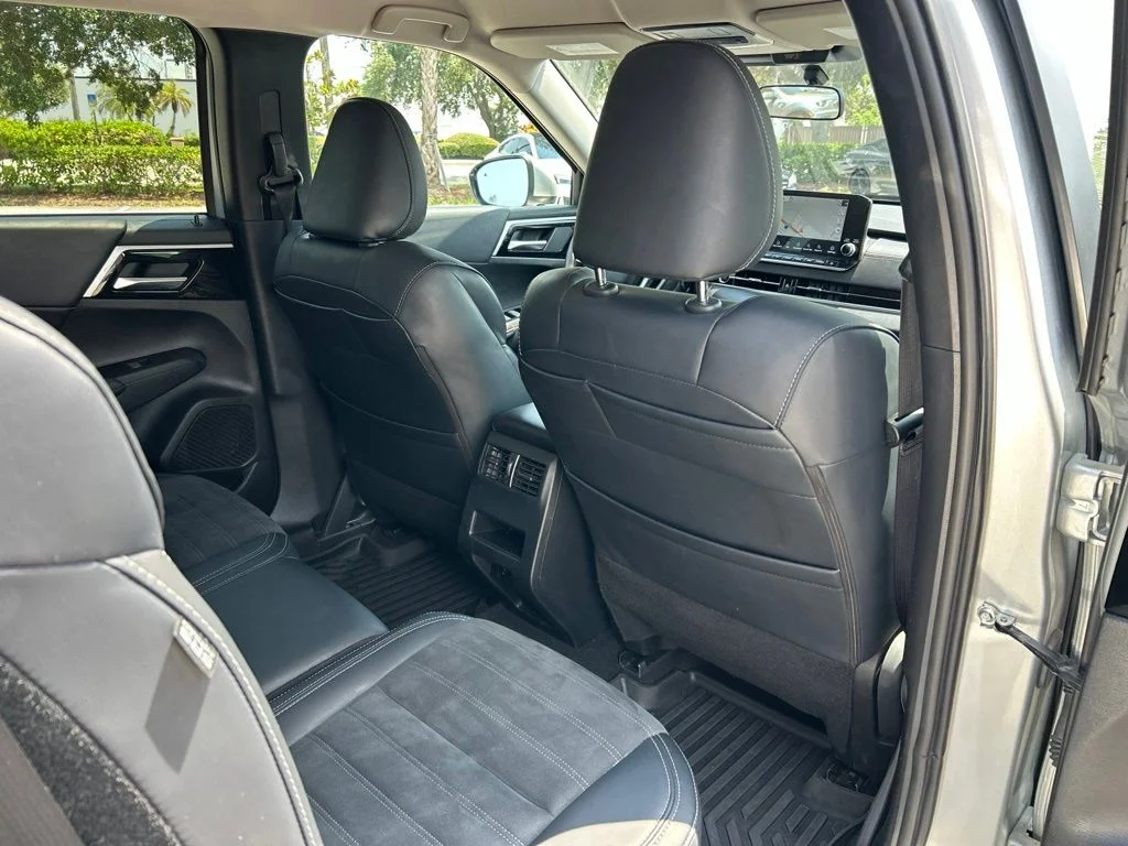 Used 2024 Silver Mitsubishi SE image 47