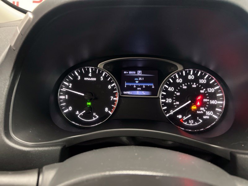 Used 2017 White Nissan Platinum image 22
