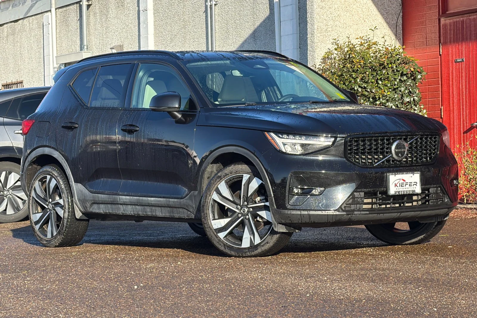 Used 2023 ONYX BLACK Volvo Plus Dark Theme image 2