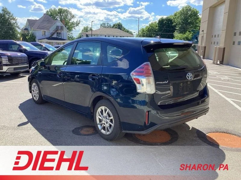 Used 2017  Toyota Four image 5