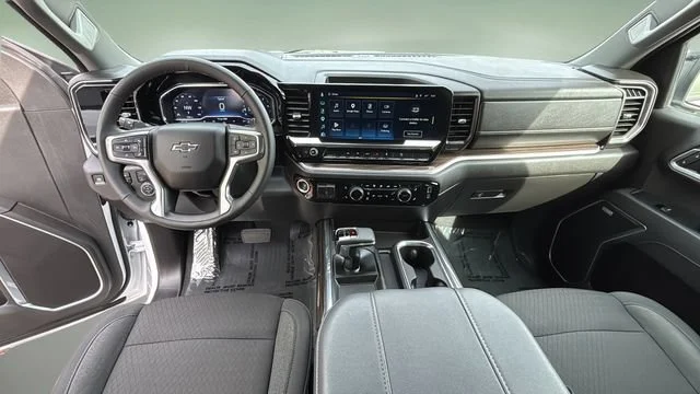 Used 2025 Summit White Chevrolet RST image 17