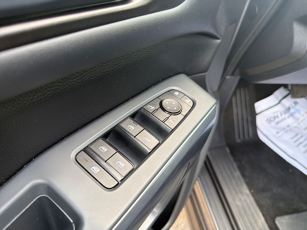 Used 2023 Gray Nissan Rock Creek image 12