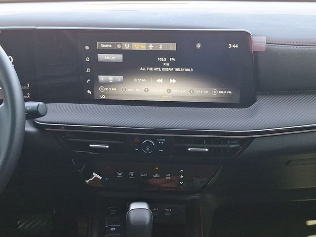 Used 2025 Gray Nissan SR image 18