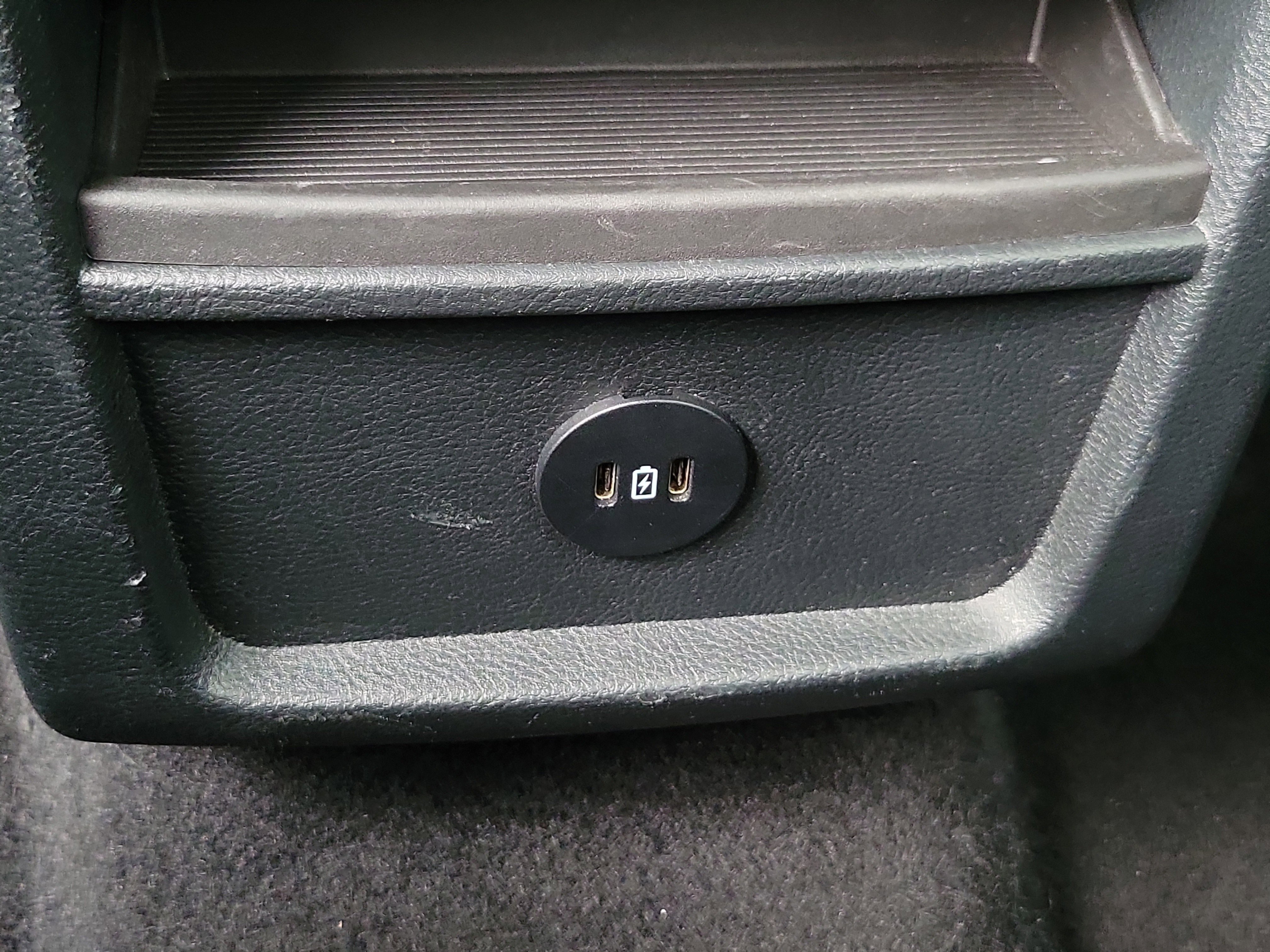 Used 2024 Agate Black Metallic Ford SEL image 21