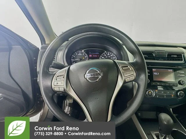Used 2015 Java Metallic Nissan 2.5 S image 11