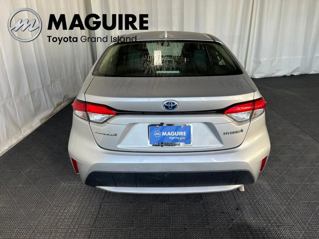 Used 2020 Silver Toyota LE image 30