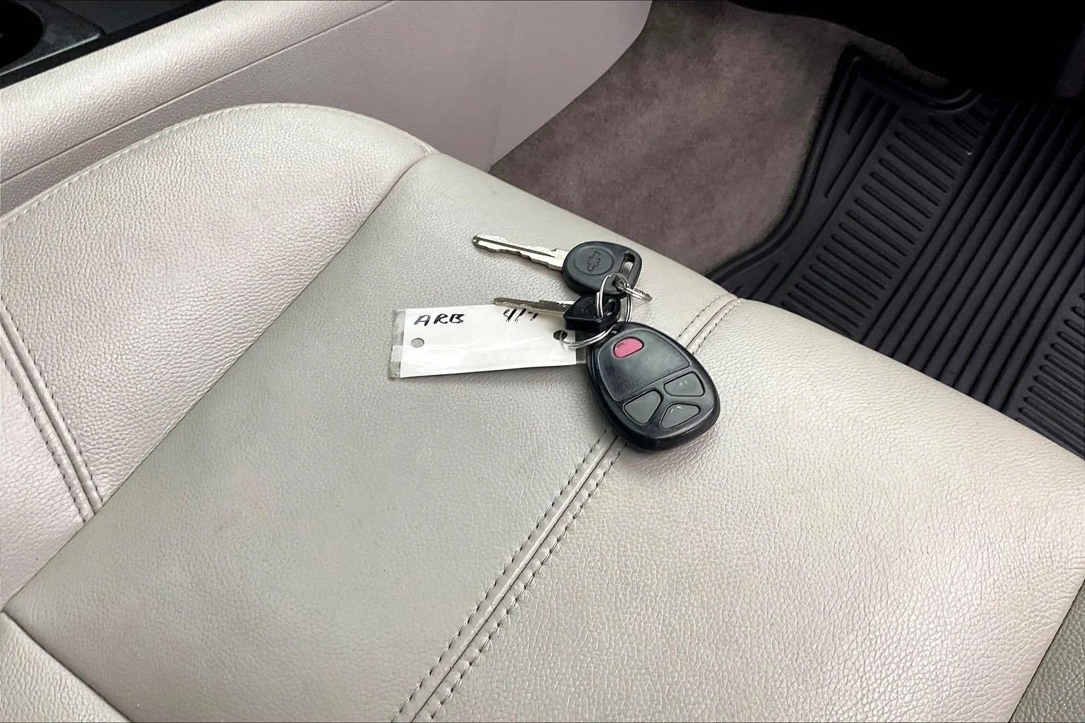 Used 2013 Silver Ice Metallic Chevrolet LT image 11