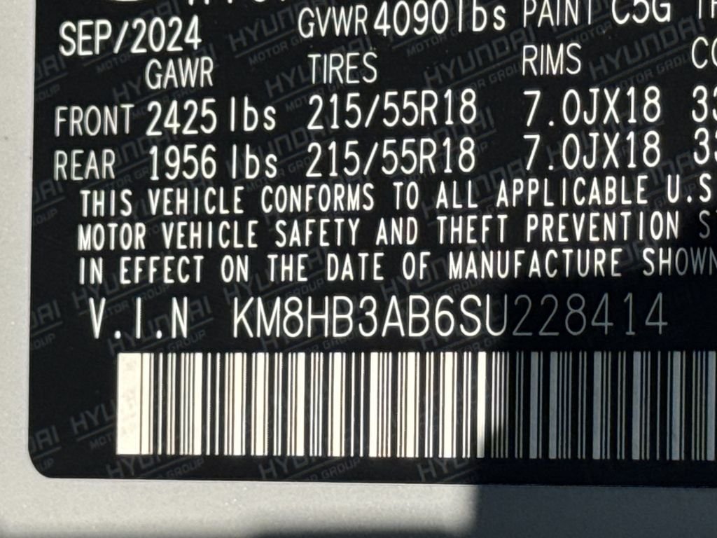 Used 2025 Gray Hyundai SEL image 31