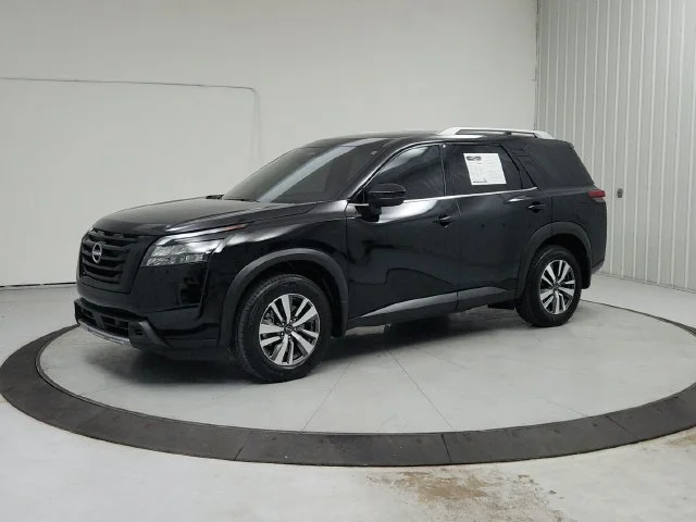 Used 2025 Black Nissan SL image 4