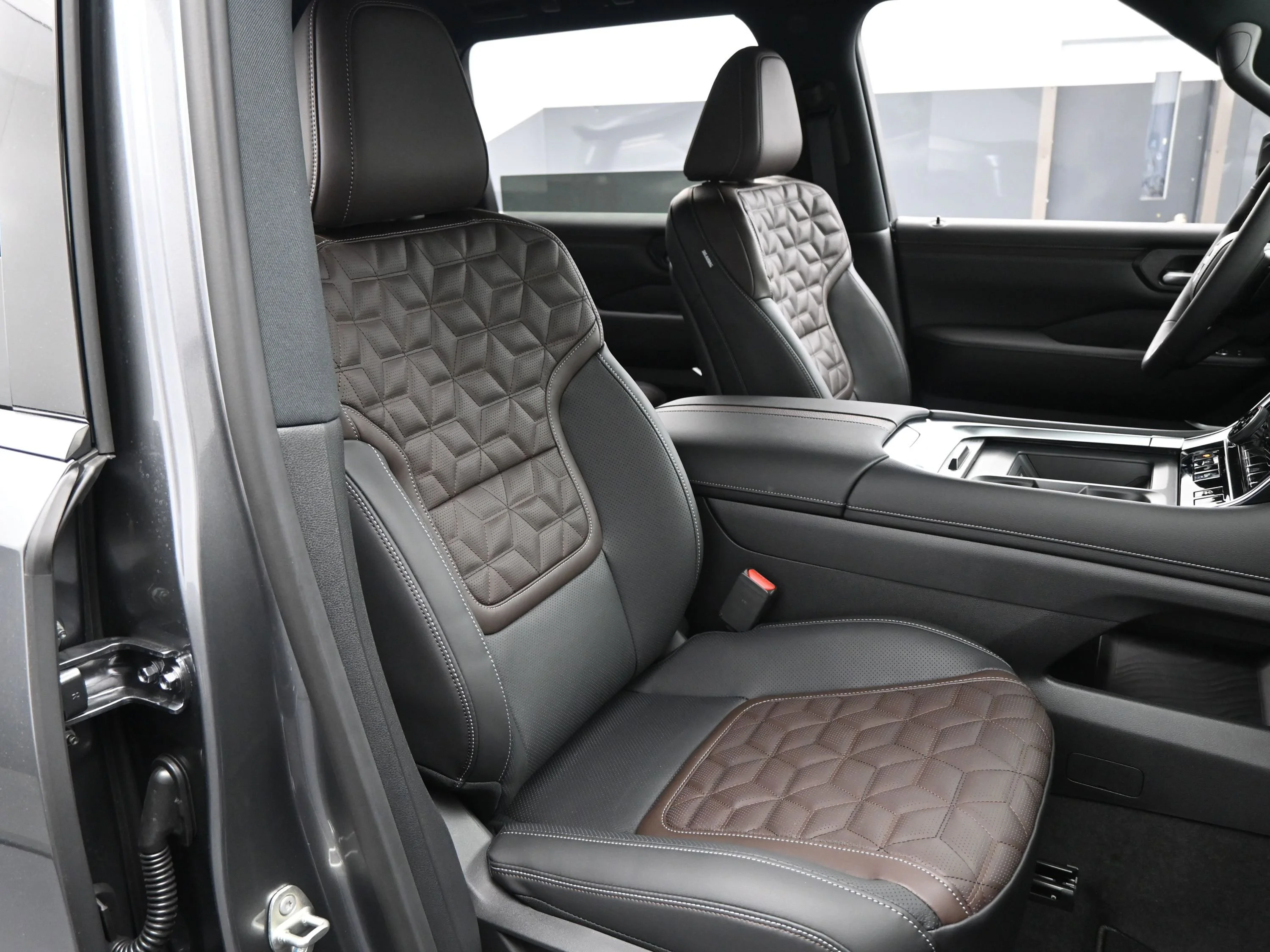 New 2026 Gun Metallic Nissan Platinum Reserve image 15