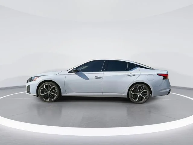 Used 2024 Gray Nissan 2.5 SR image 5