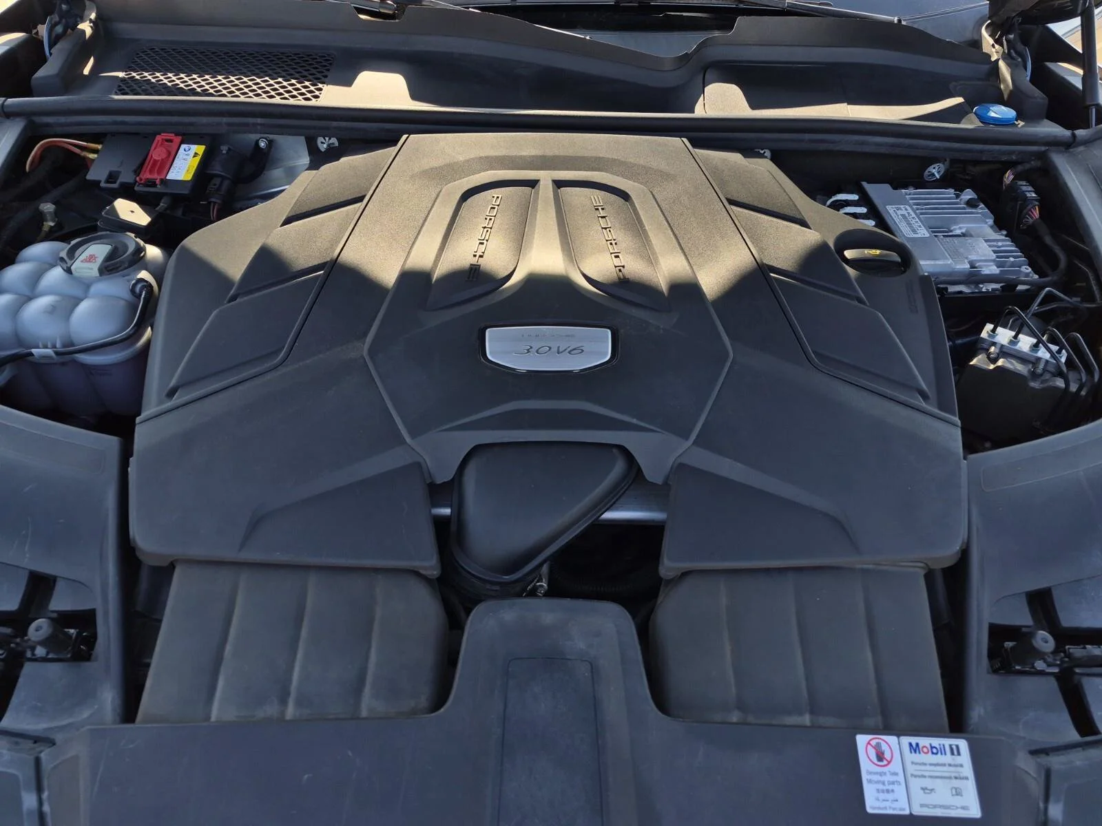 Used 2020 Biscay Blue Metallic Porsche Base image 11