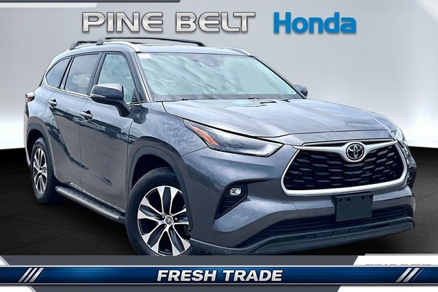 2025 Toyota Highlander XLE