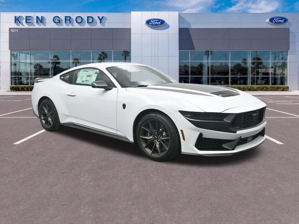 2026 Ford Mustang Dark Horse's photo
