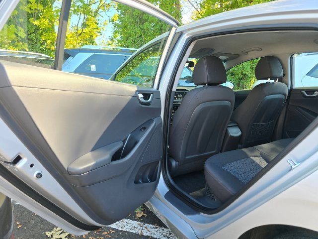 Used 2017 Silver Hyundai SEL image 15