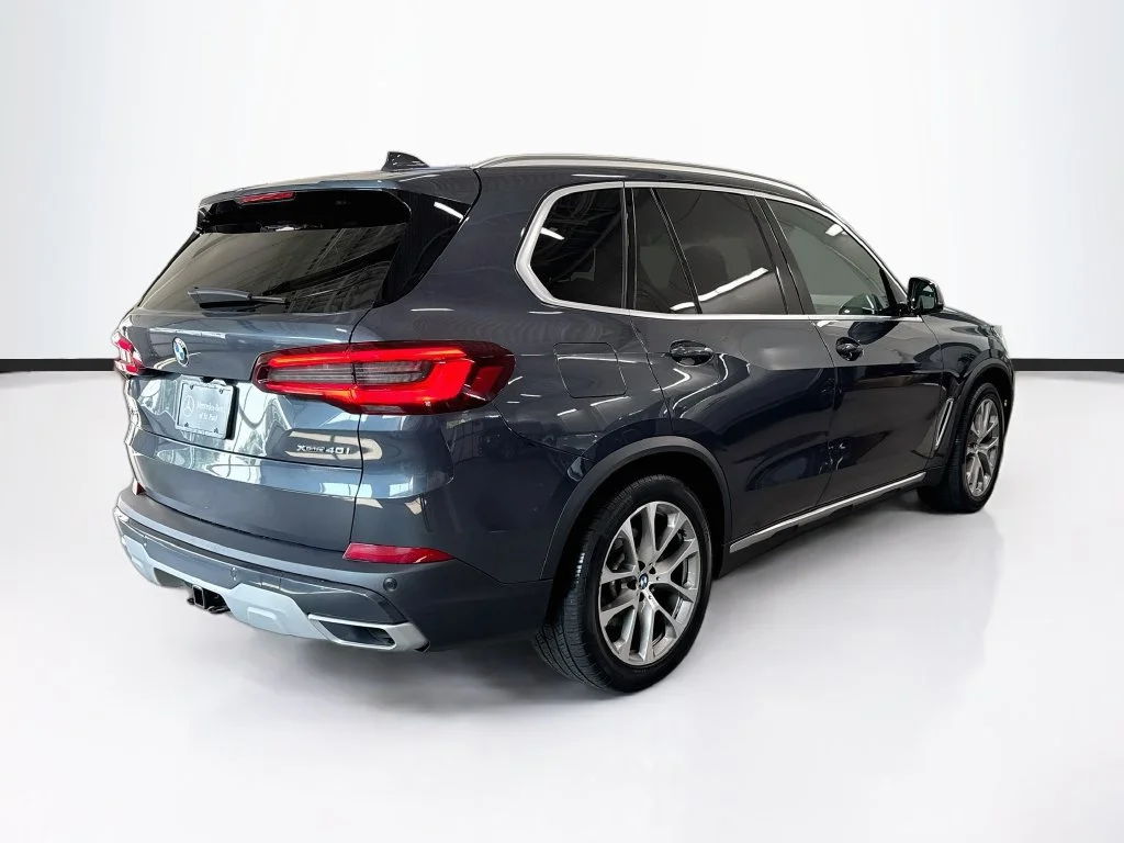 Used 2021  BMW xDrive40i image 5
