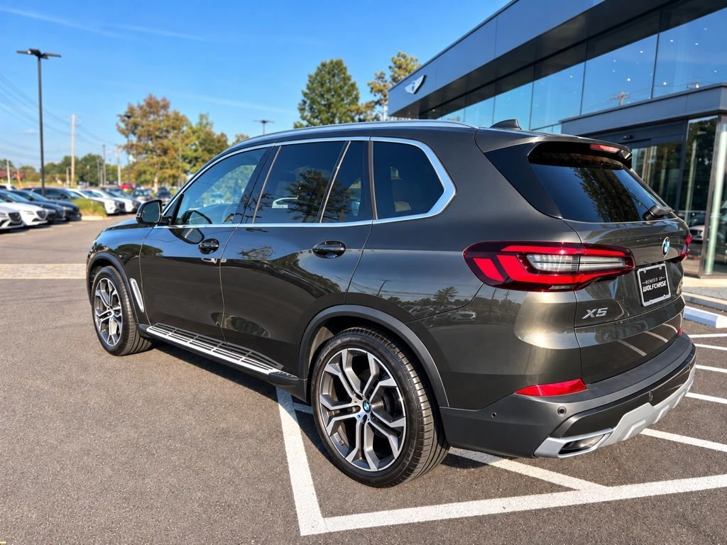 Used 2021 Green BMW sDrive40i image 8
