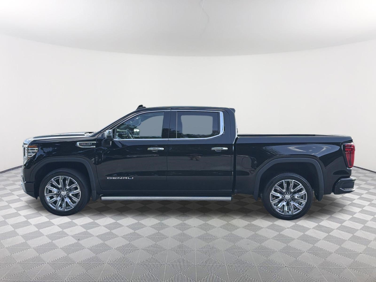 Used 2023 Onyx Black GMC Denali image 2