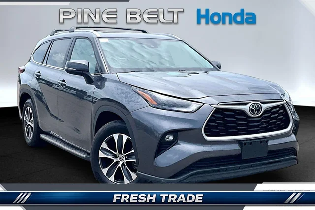 2025 Toyota Highlander XLE