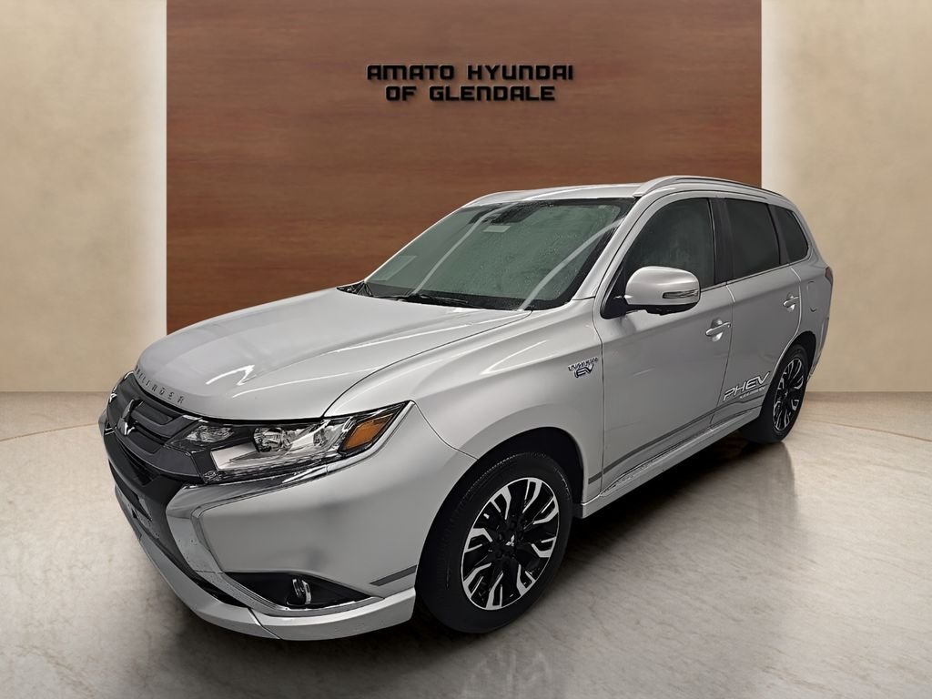 Used 2018 Mitsubishi Outlander GT with VIN JA4J24A53JZ029628 for sale in Glendale, WI