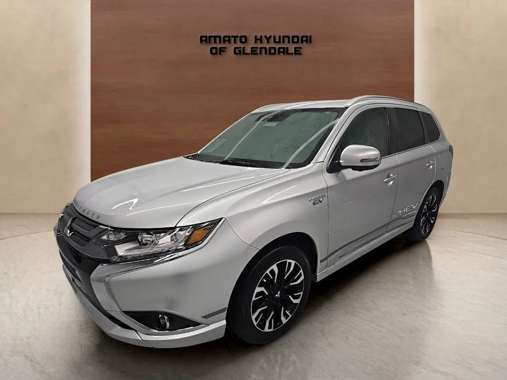 Used 2018 Mitsubishi Outlander GT with VIN JA4J24A53JZ029628 for sale in Glendale, WI