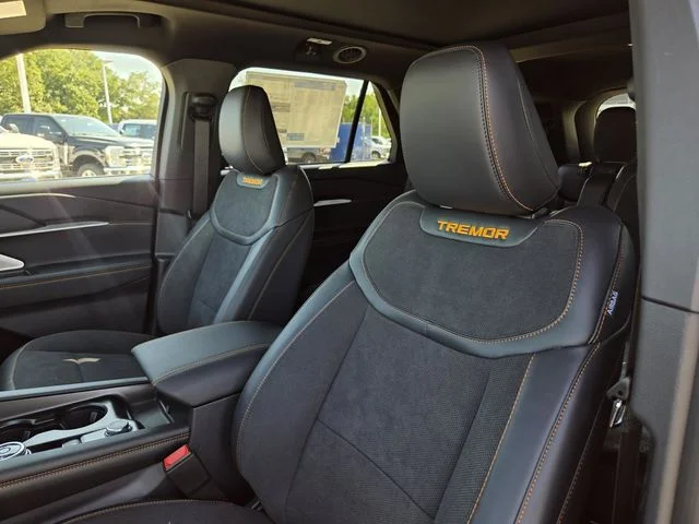 New 2026 Star White Metallic Tri-Coat Ford Tremor® image 27