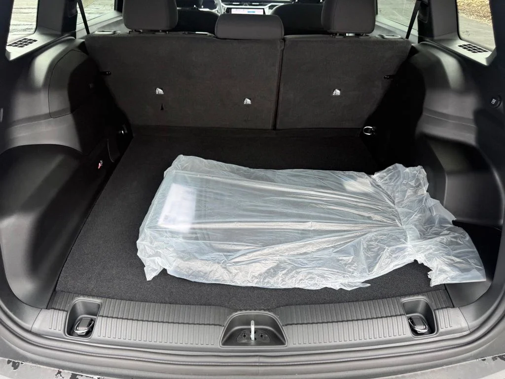 New 2026 Diamond Black Crystal Pearl-Coat Exterior Paint Jeep Laredo image 39