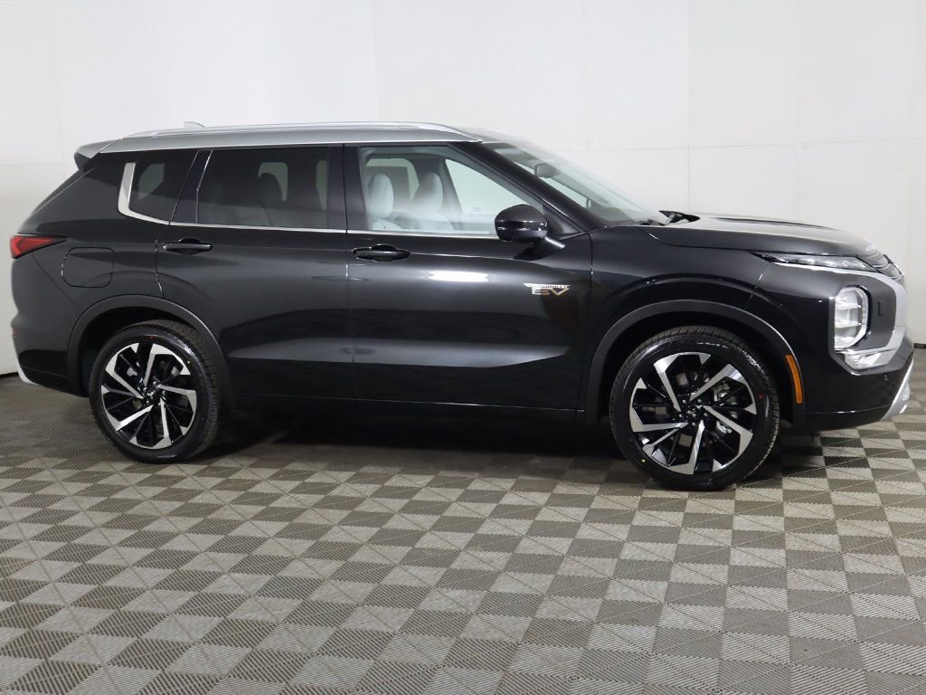 2025 Mitsubishi Outlander Plug-in Hybrid Platinum Edition - Photo 19