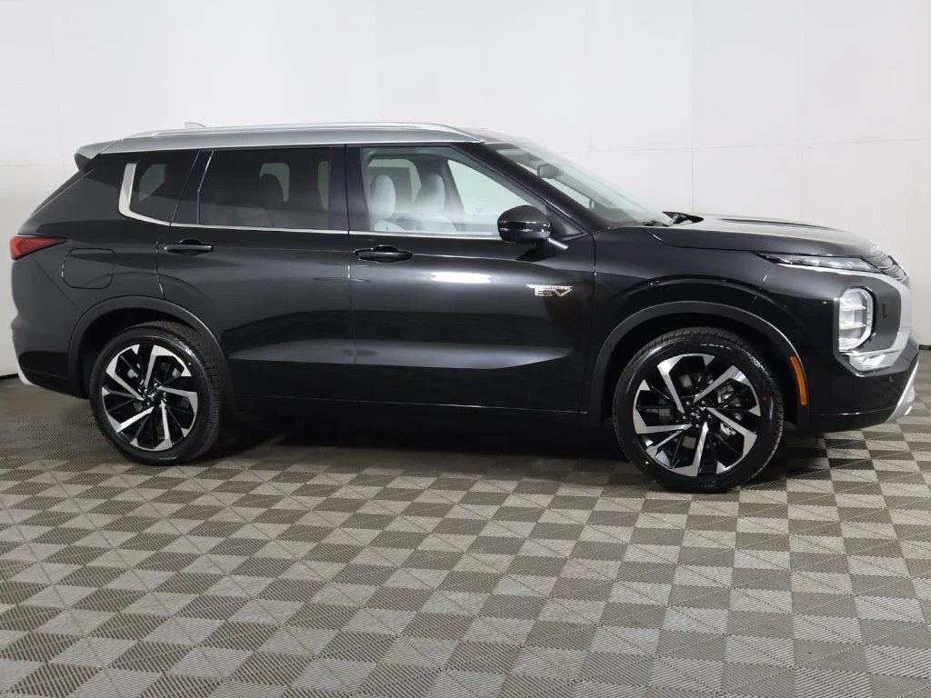 2025 Mitsubishi Outlander Plug-in Hybrid Platinum Edition - Photo 19