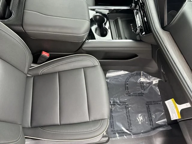 2026 Chevrolet Suburban Premier - Photo 31