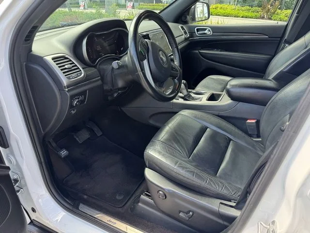Used 2019 White Jeep Limited image 11