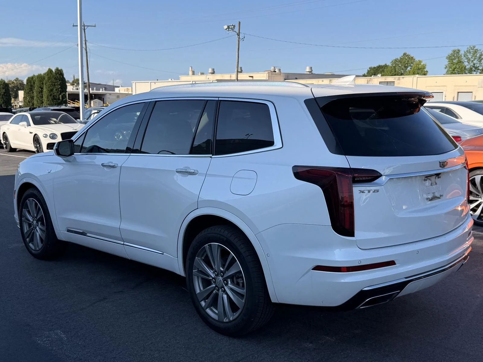 Used 2023 Crystal White Tricoat Cadillac FWD Premium Luxury image 24