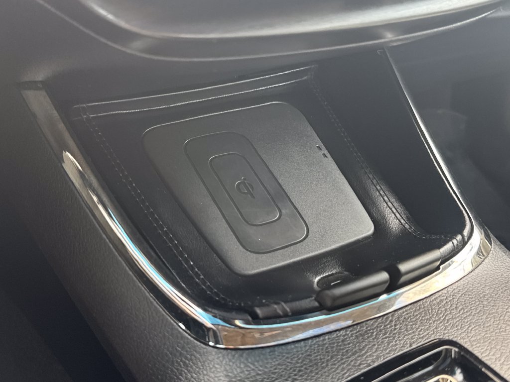 Used 2016 Silver Toyota XLE Premium image 24
