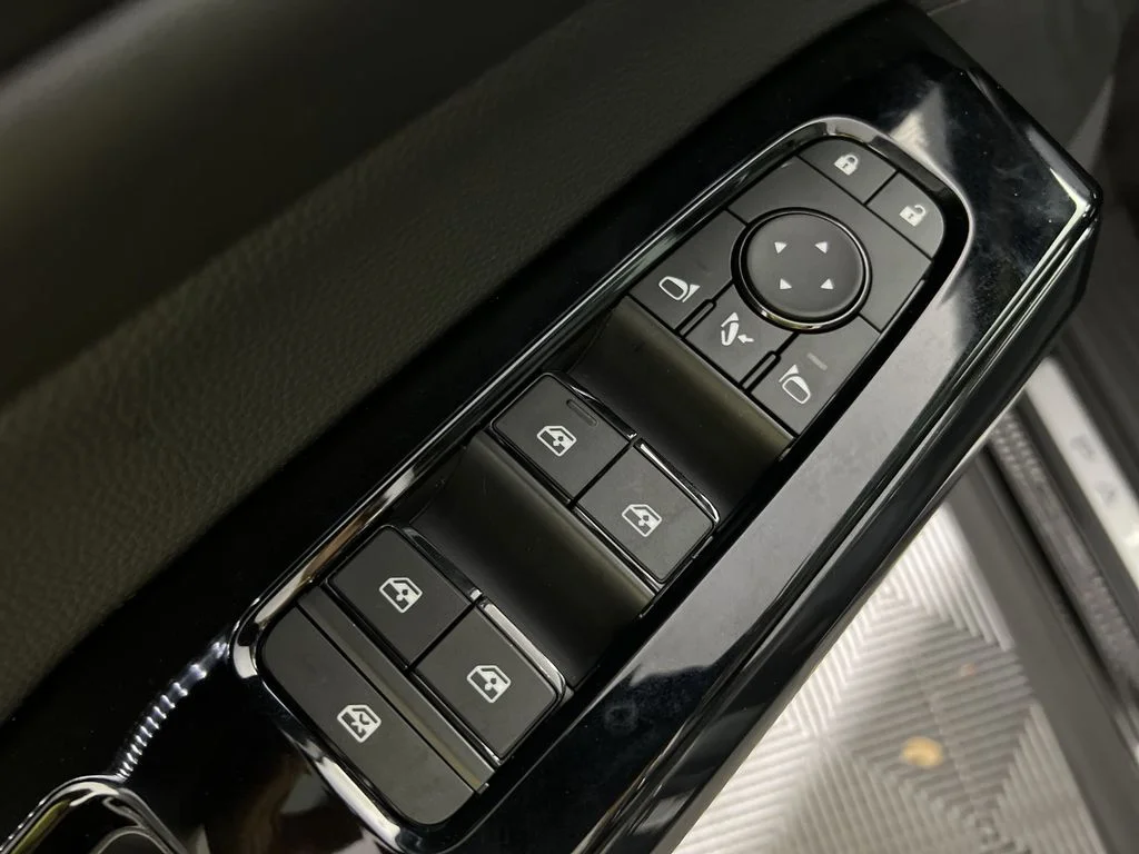 New 2026 Black Nissan Platinum image 15