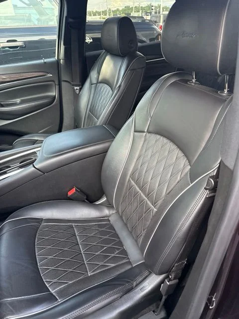 Used 2022 Red Buick Avenir image 34