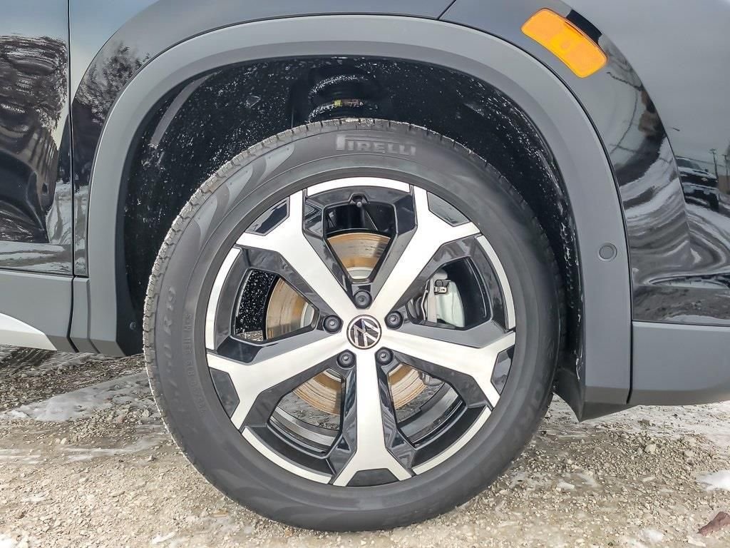 New 2026 Deep Black Pearl Volkswagen 2.0T SE image 5