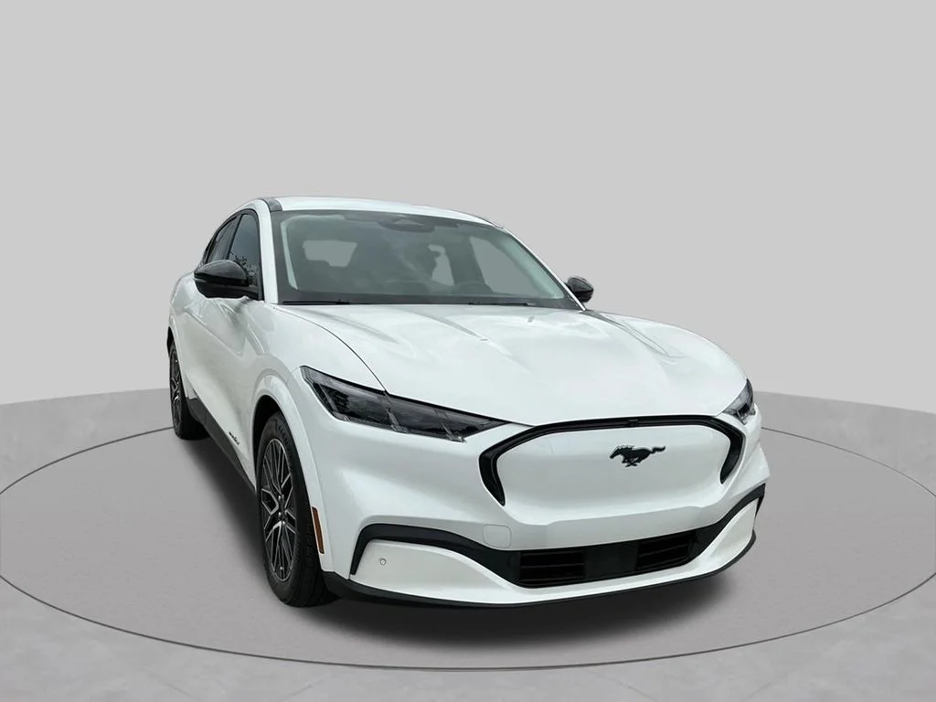 Used 2025 White Ford Premium image 22