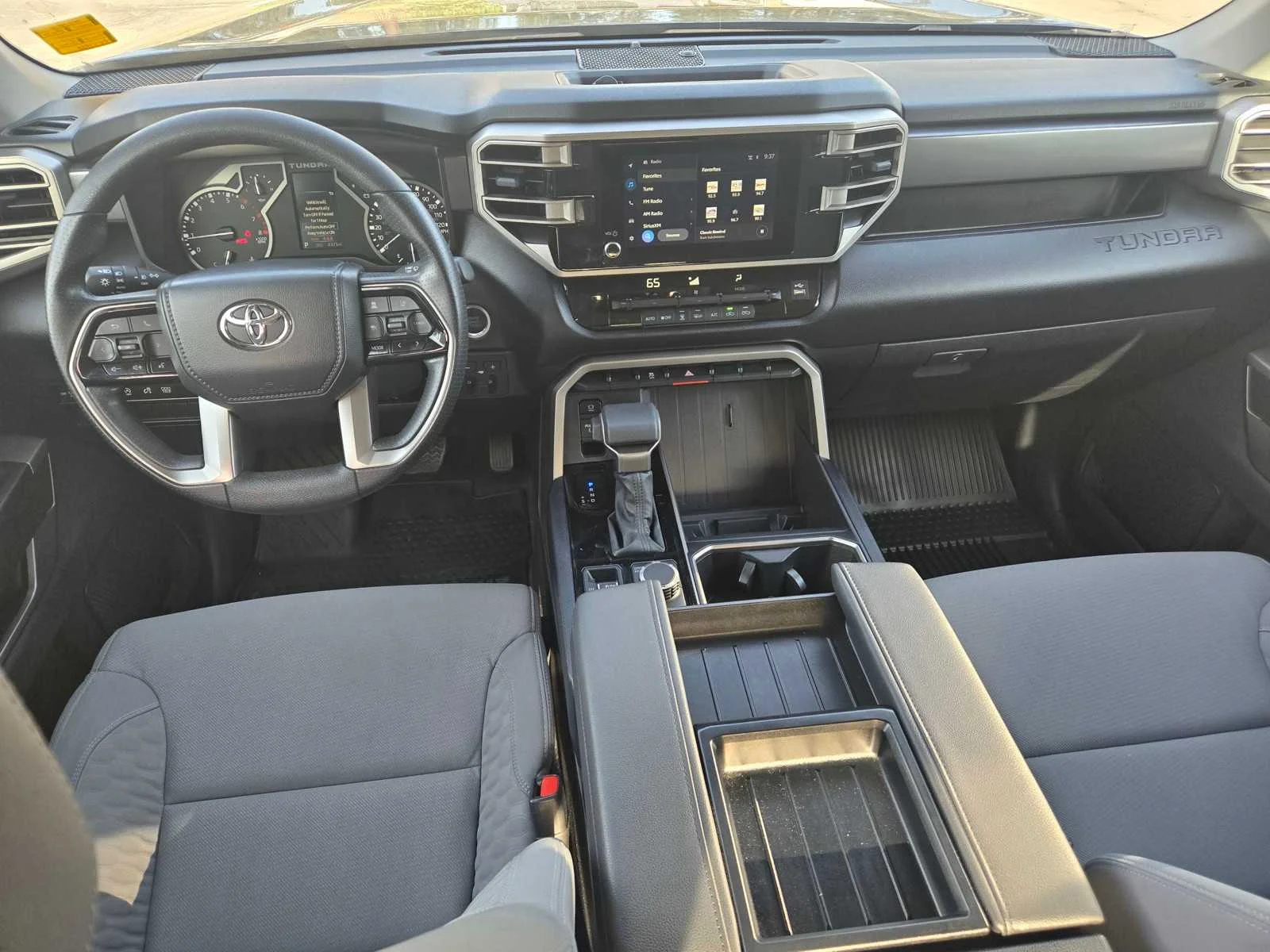 Used 2024  Toyota SR5 image 9