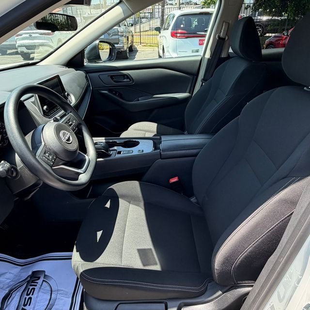 Used 2024 White Nissan S image 27