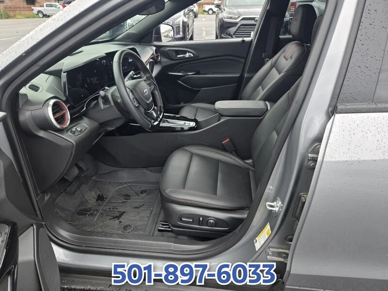 Used 2025 SILVER CHEVROLET FWD 4DR 2RS image 10