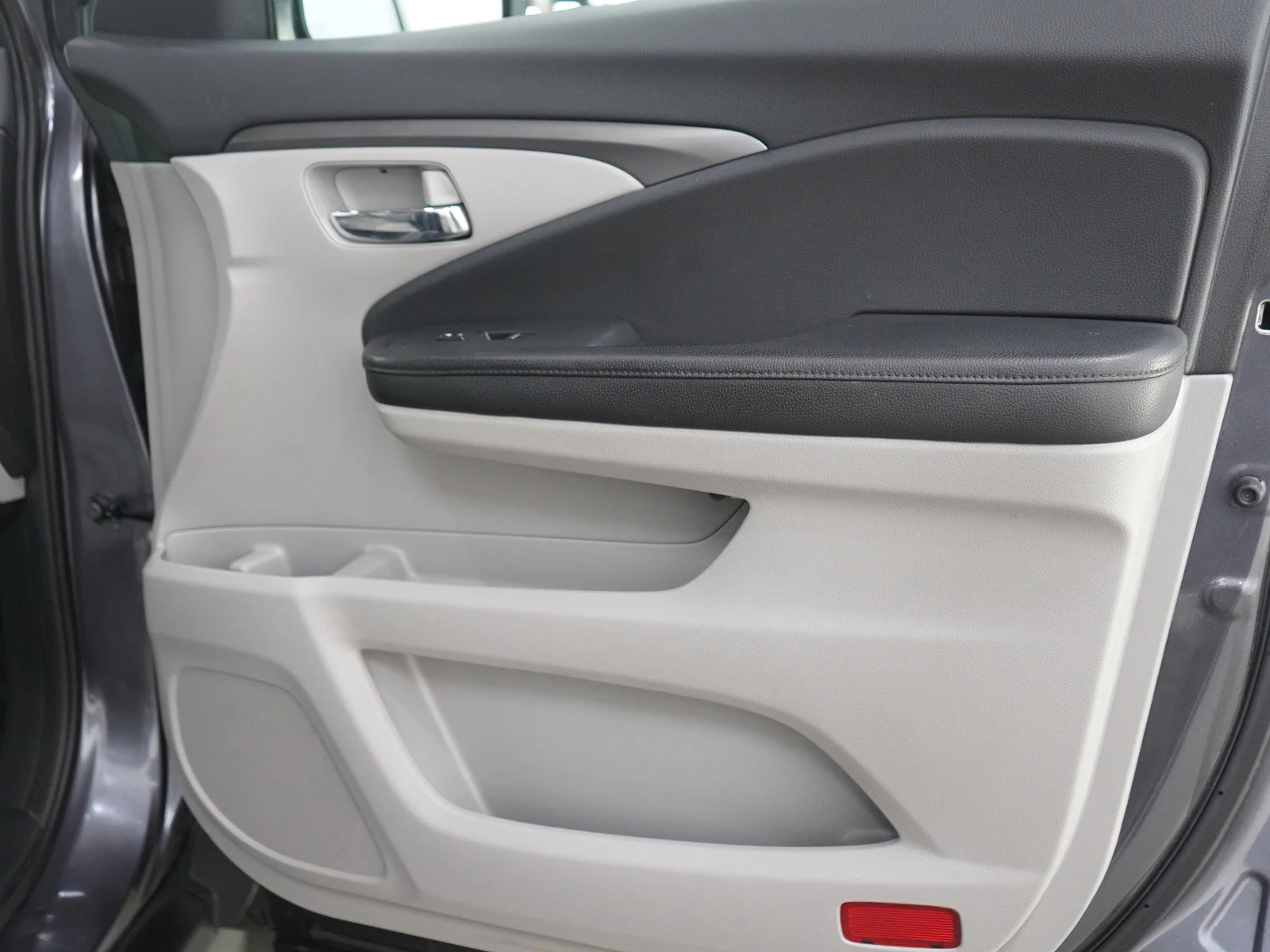 Used 2016 Gray Honda EX-L image 9