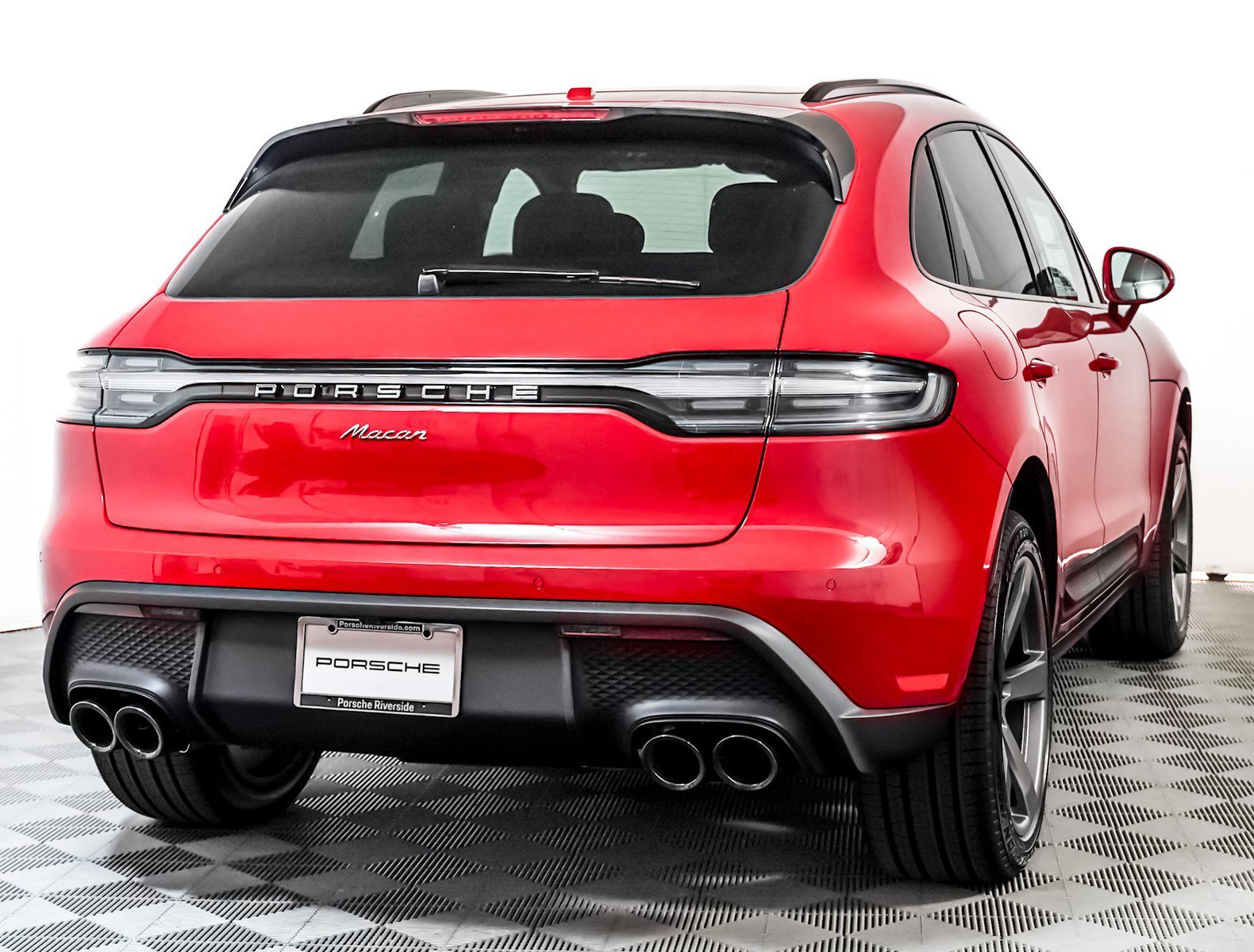 2025 Porsche Macan - Photo 10